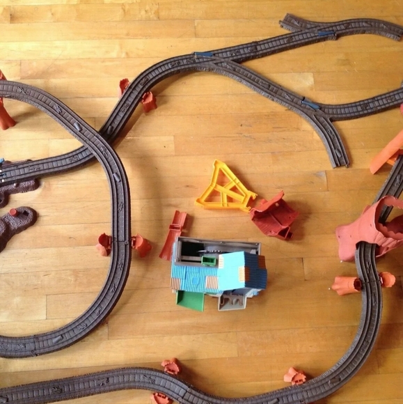 Thomas & Friends Misty Island Track Master Logging Adventure Train Set - Picture 7 of 11